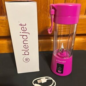 BlendJet Vibrant Pink Portable Blender